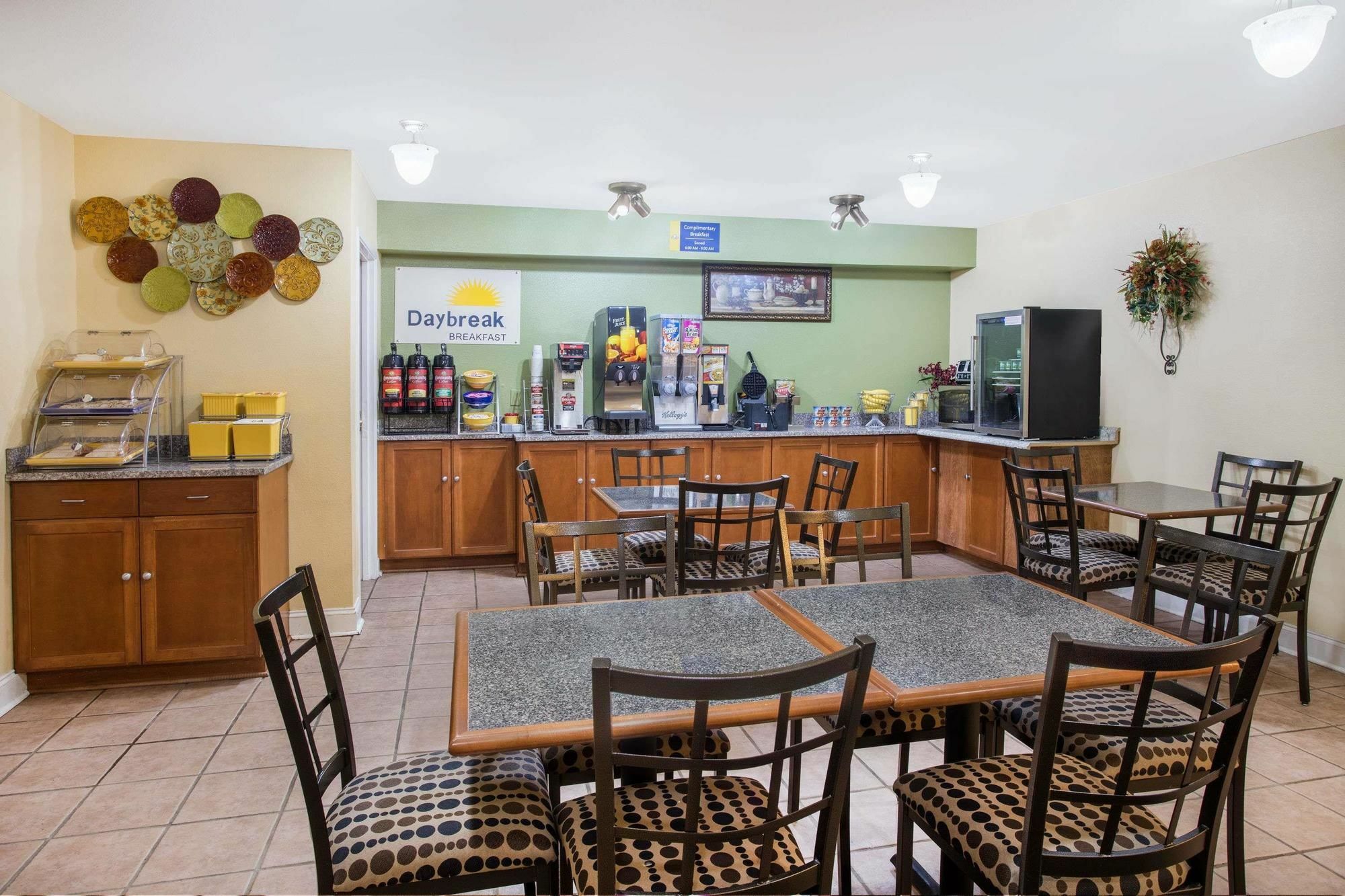 Days Inn By Wyndham Abbeville Exterior foto